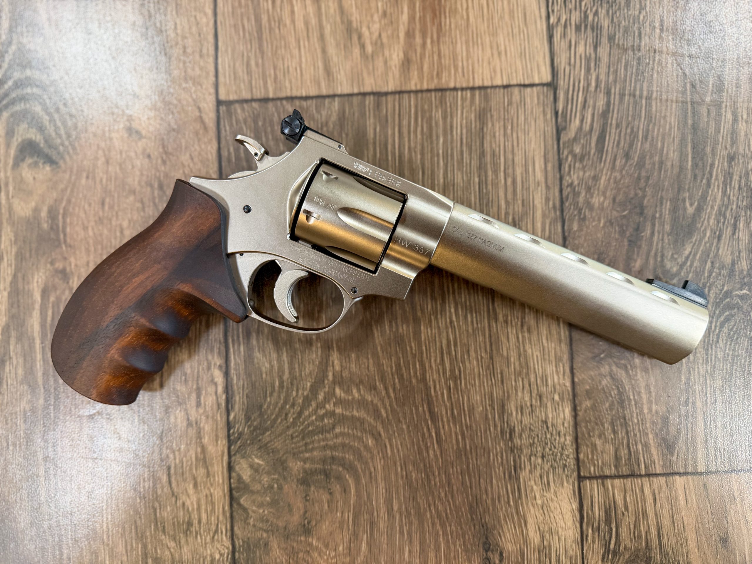 *VENDU* - WEIHRAUCH HW357 TARGET TROPHY COMBAT - Calibre .357 MAGNUM – Image 2