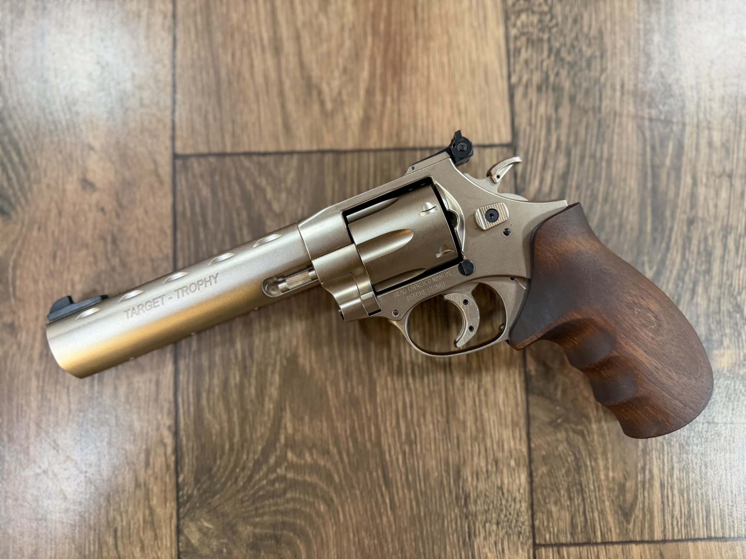 *VENDU* - WEIHRAUCH HW357 TARGET TROPHY COMBAT - Calibre .357 MAGNUM – Image 3